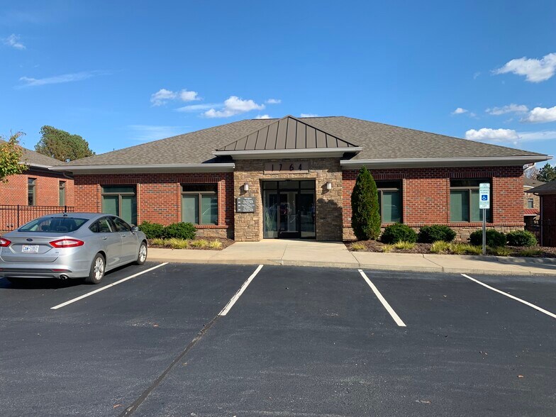 More Photos Of 1764 Heritage Center Dr, Wake Forest Office For Lease
