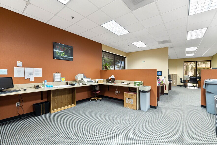 More Photos Of 550 S Paseo Dorotea, Palm Springs Medical For Sale