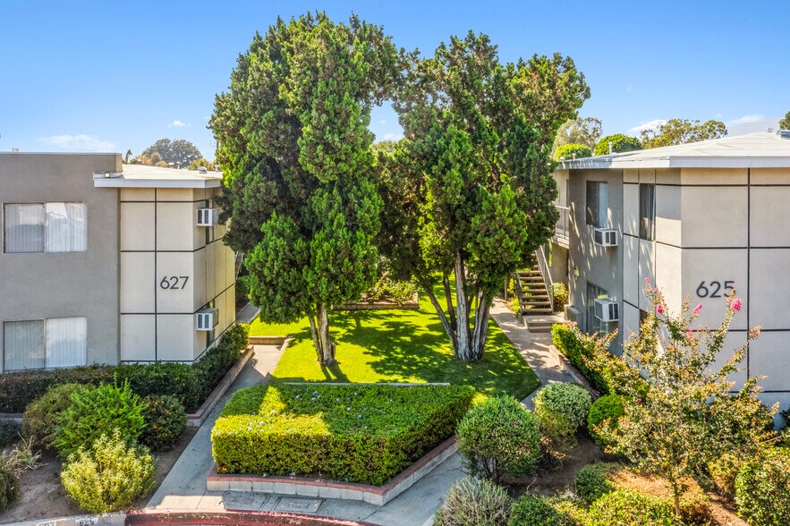 More Photos Of 625-627 S Wabash Ave, Glendora Apartments For Sale