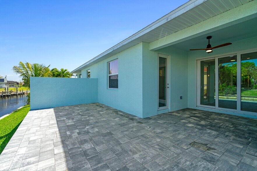 More Photos Of 1107 SE 38th St, Cape Coral Apartments For Sale