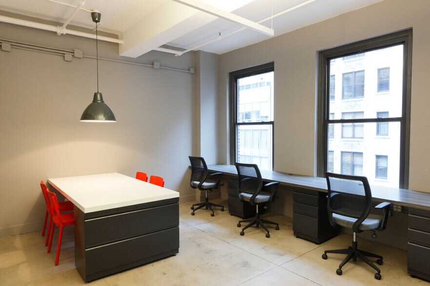 More Photos Of 21 W 46th St, New York Coworking Space