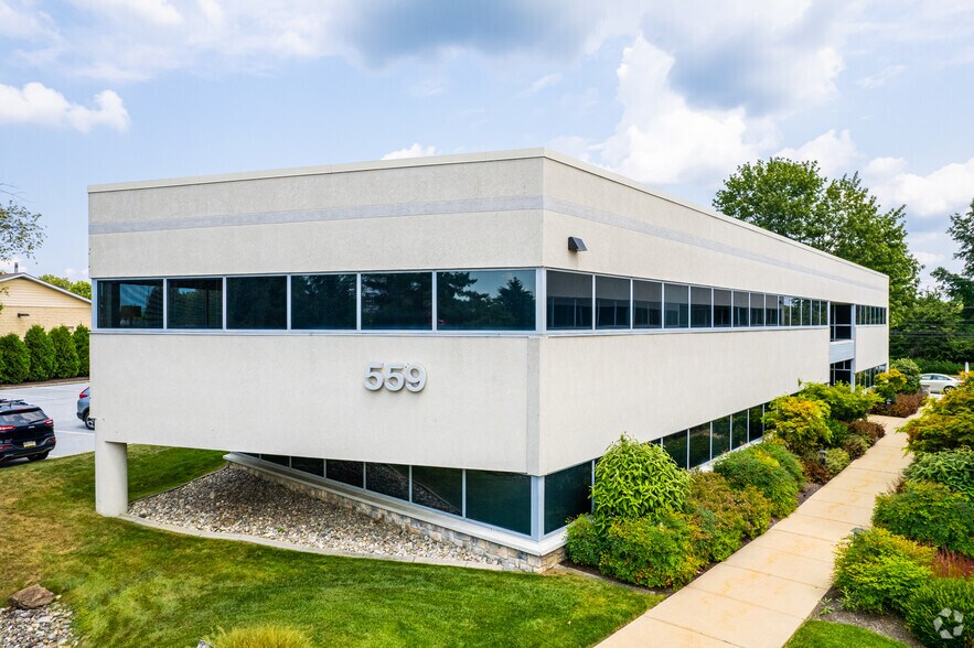 More Photos Of 559 W Uwchlan Ave, Exton Office For Lease