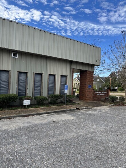 More Photos Of 207 Dunson St, Andalusia Light Distribution For Sale