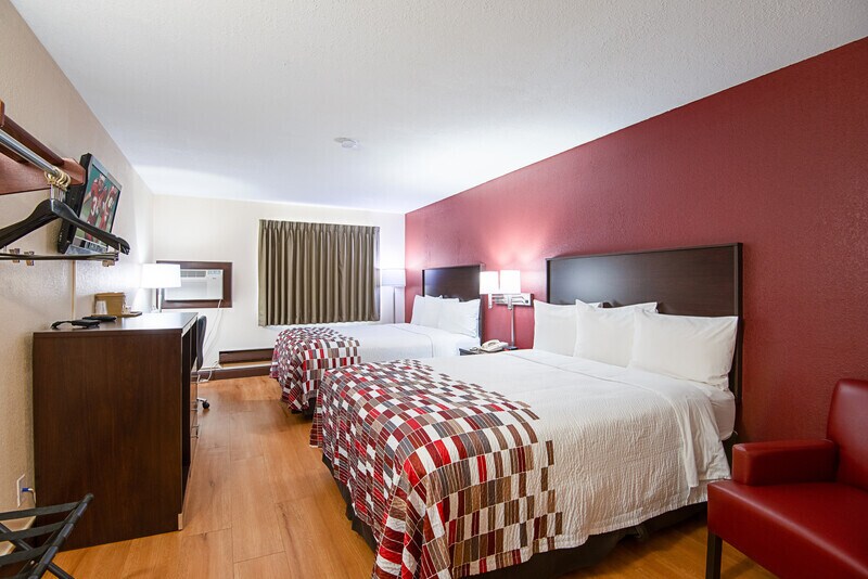 More Photos Of 501 Northland Dr, Cameron Hotel For Sale