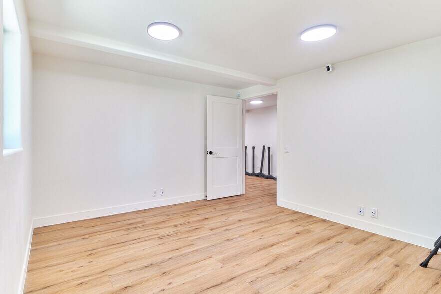 More Photos Of 586 Bonanza Trail, Big Bear Lake Office Residential For Sale