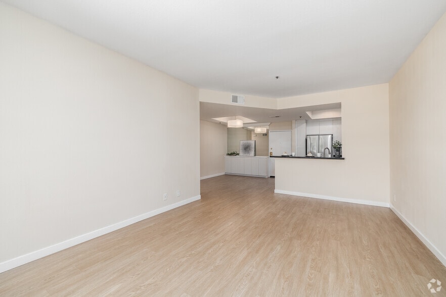 More Photos Of 740 S Burnside Ave, Los Angeles Apartments For Sale