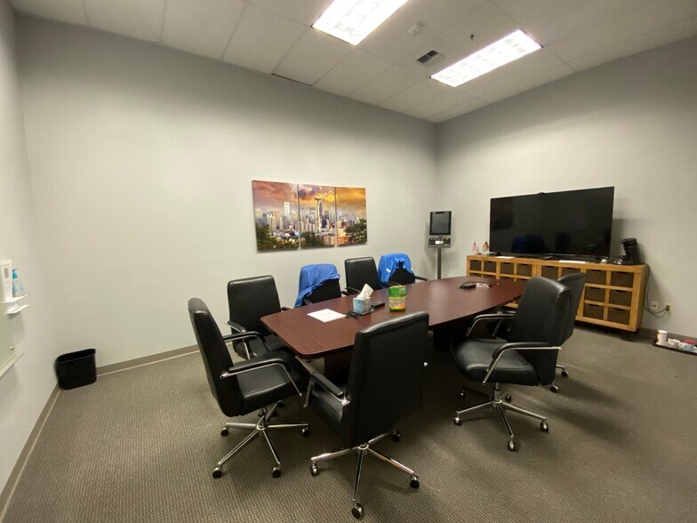 More Photos Of 18023 Highway 99, Lynnwood Light Manufacturing For Lease