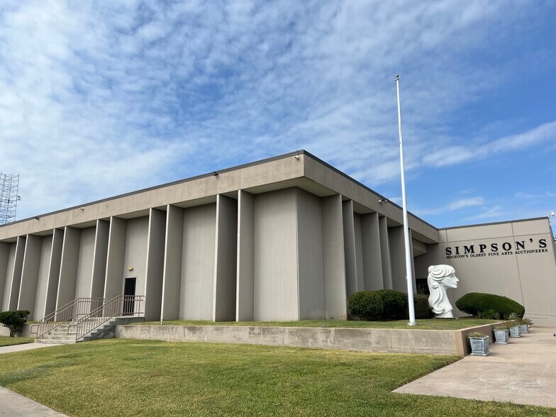 Primary Photo Of 6116 Skyline Dr, Houston Light Distribution For Lease