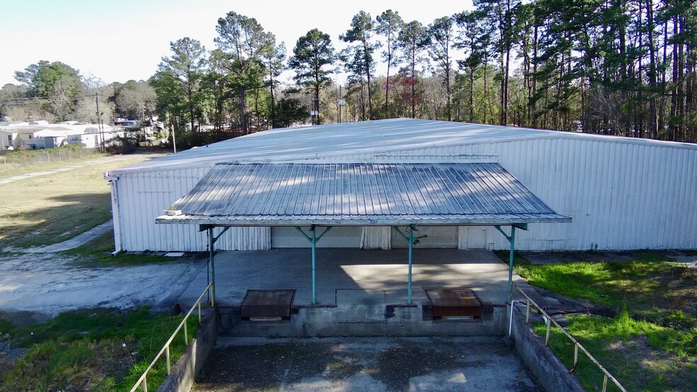 More Photos Of 111 Sparkman Dr, Garden City Warehouse For Lease