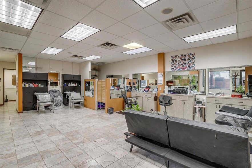 More Photos Of 9738 Brockbank Dr, Dallas Freestanding For Sale