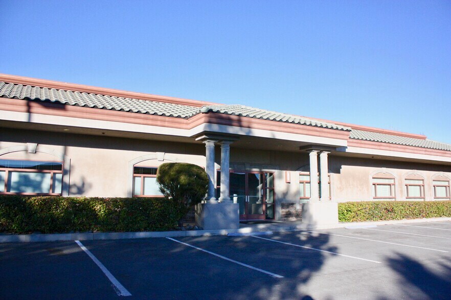 More Photos Of 650 Sierra Rose Dr, Reno Medical For Sale