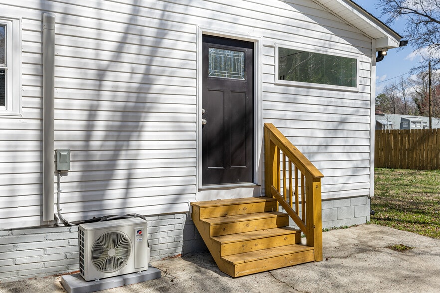 More Photos Of 5015 Forestmont Dr, Matthews Apartments For Sale