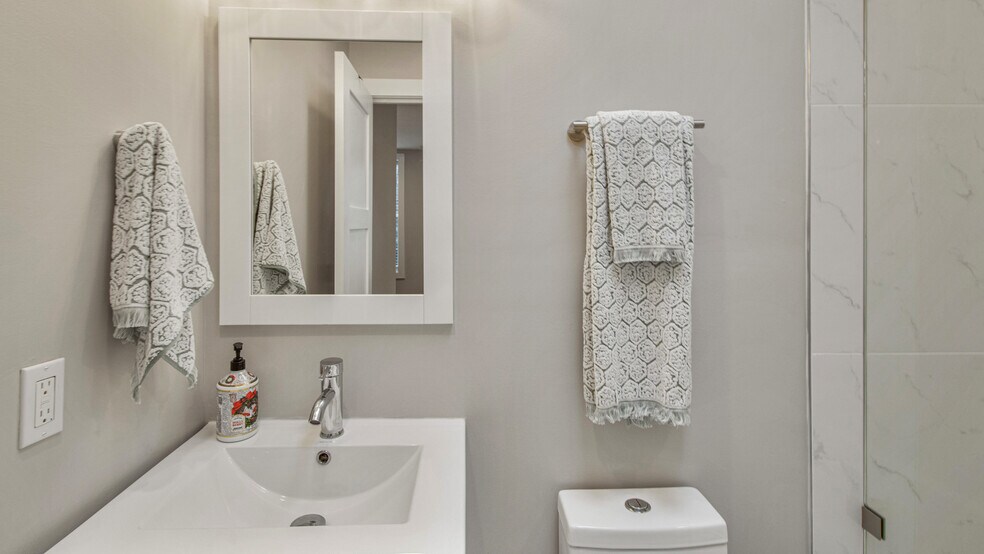 More Photos Of 1414-1416 Pennsylvania Ave SE, Washington Apartments For Sale
