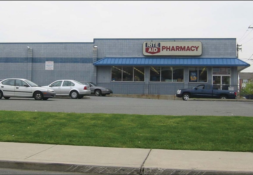 Primary Photo Of 3000 Reed St, Philadelphia Drugstore For Lease