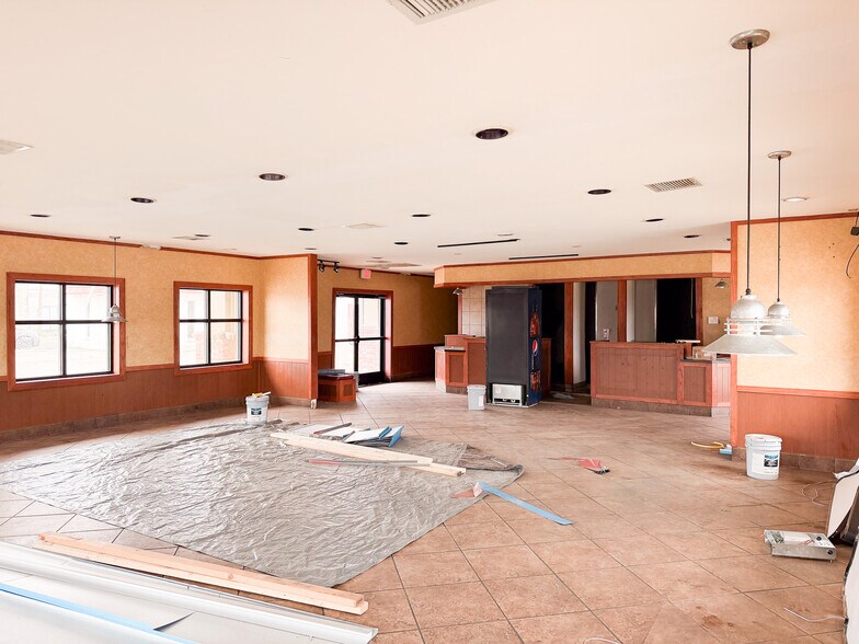 More Photos Of 2113 Andrews Hwy, Odessa Fast Food For Sale