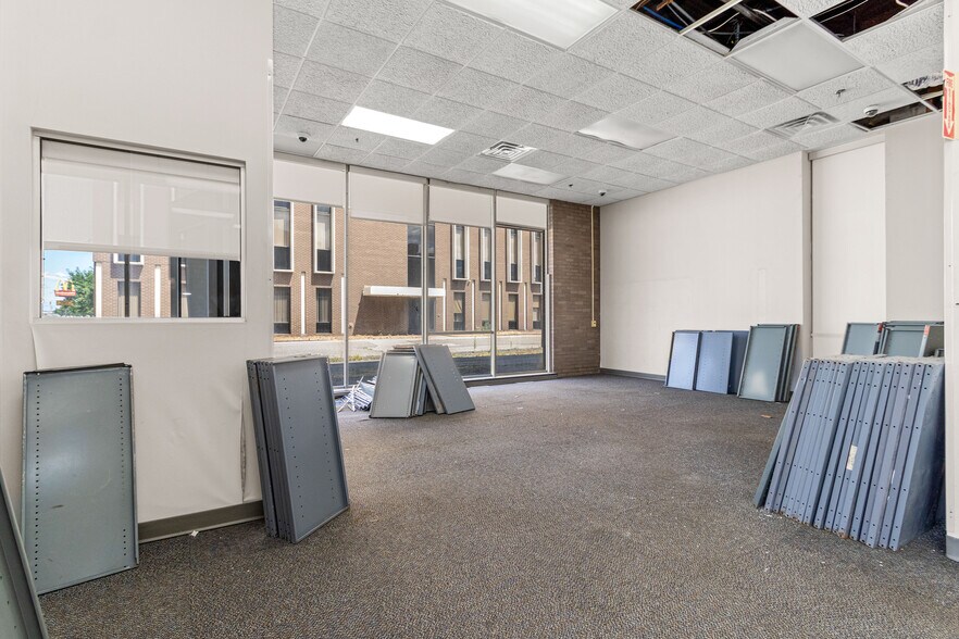 More Photos Of 20800 Greenfield Rd, Oak Park Medical For Sale