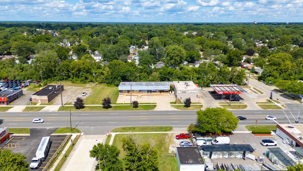 More Photos Of 25436-25472 Van Born Rd, Dearborn Heights Unknown For Lease