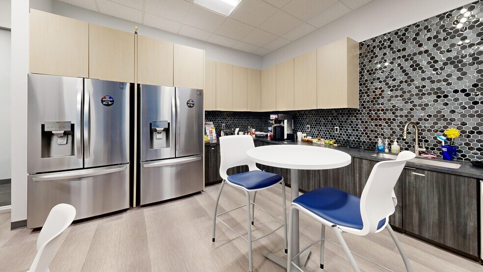 More Photos Of 13861 Sunrise Valley Dr, Herndon Office For Lease