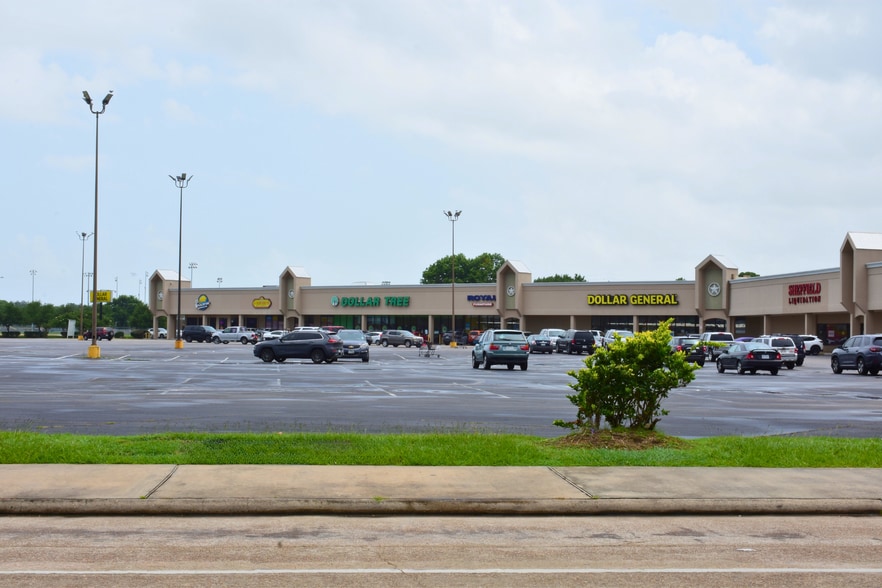 More Photos Of 1711-1927 Garth Rd, Baytown Unknown For Lease