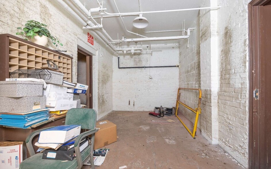 More Photos Of 400 S Ohio Ave, Live Oak Post Office For Sale