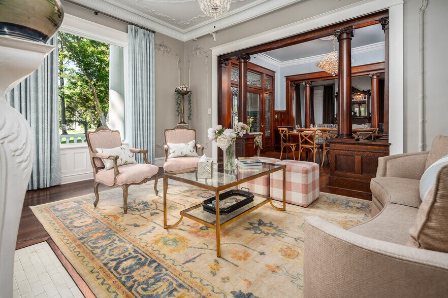 More Photos Of 738 E Main St, Belhaven Hotel For Sale