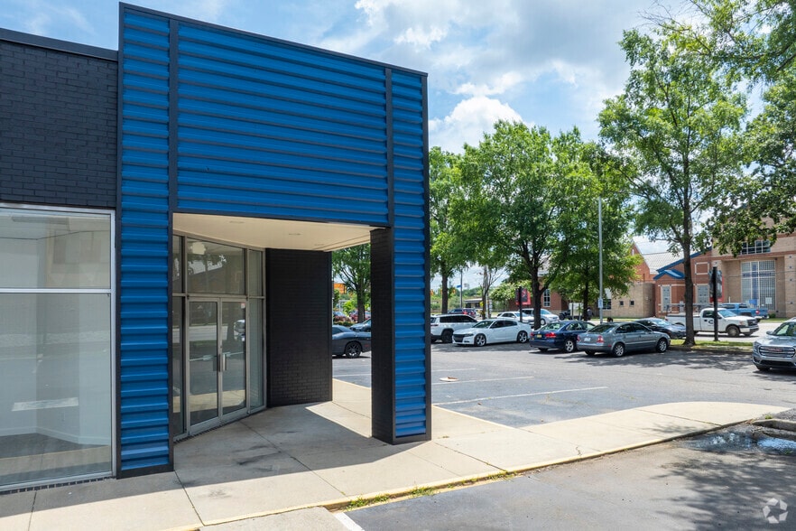 More Photos Of 2101 Main St, Columbia Freestanding For Lease