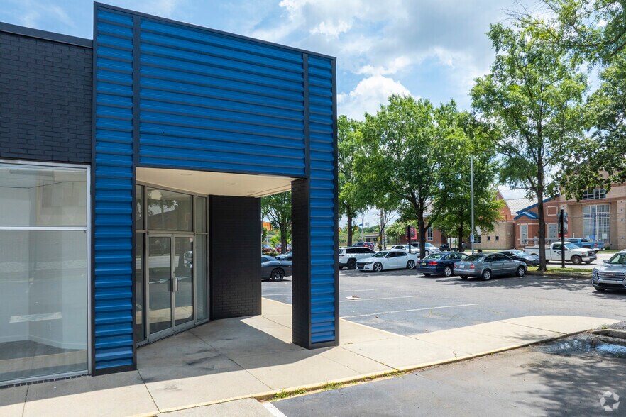 More Photos Of 2101 Main St, Columbia Freestanding For Lease