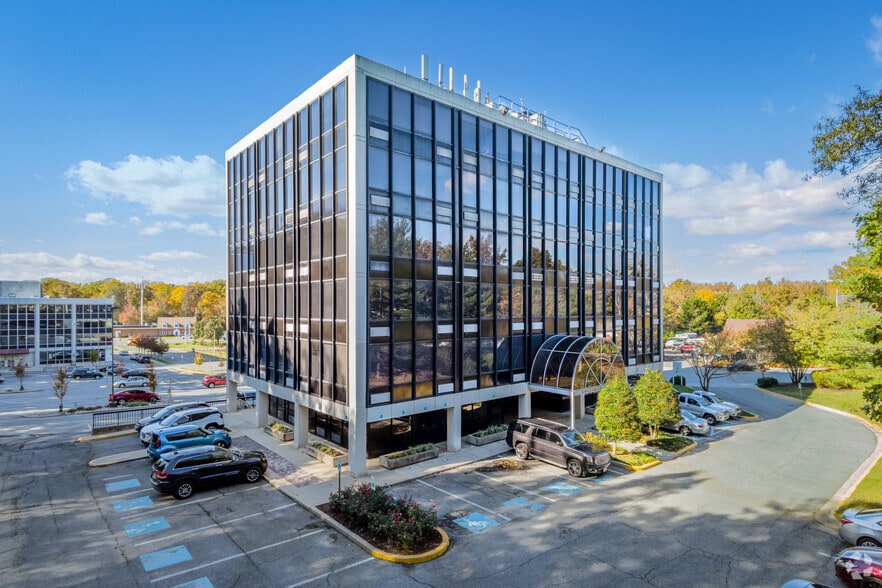 More Photos Of 5711 Sarvis Ave, Riverdale Medical For Lease