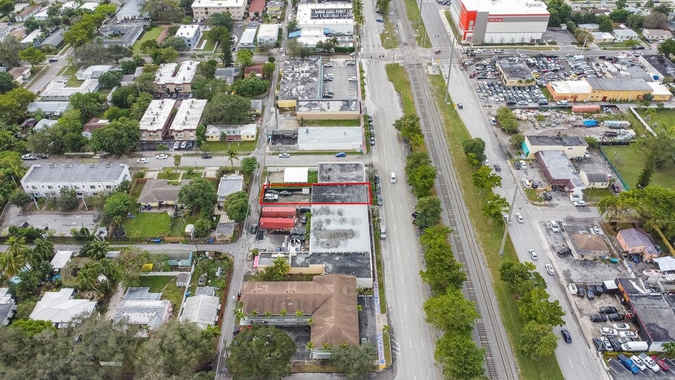 More Photos Of 721-723 S 21st Ave, Hollywood Distribution For Lease