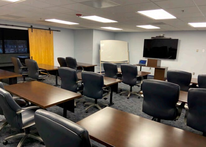 More Photos Of 300 E Long Lake Rd, Bloomfield Hills Office For Lease