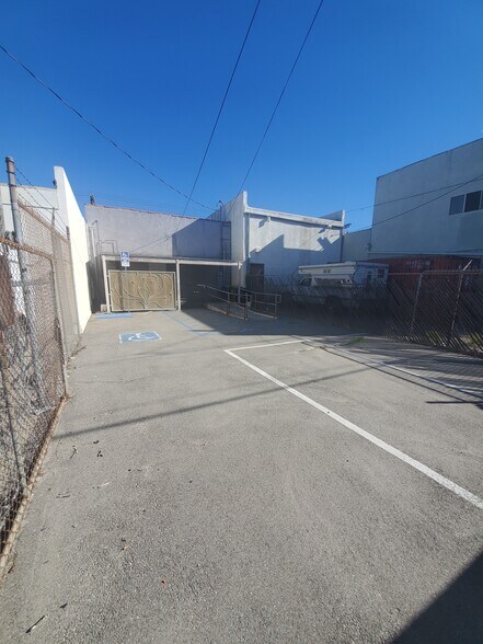 More Photos Of 5635 Cahuenga Blvd, North Hollywood Storefront Retail Office For Sale