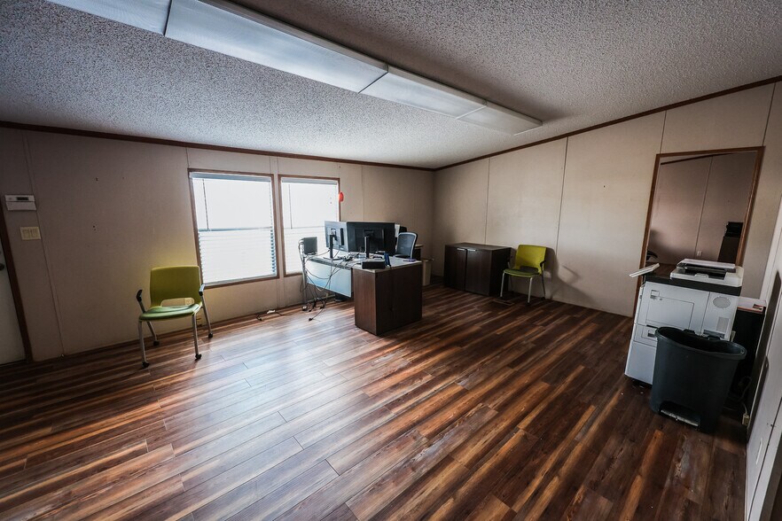 More Photos Of 2617 US Highway 79 N, Carthage Industrial For Sale