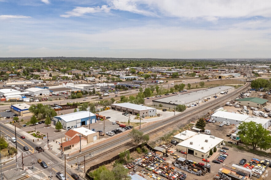 More Photos Of 5720 Lamar St, Arvada Warehouse For Lease