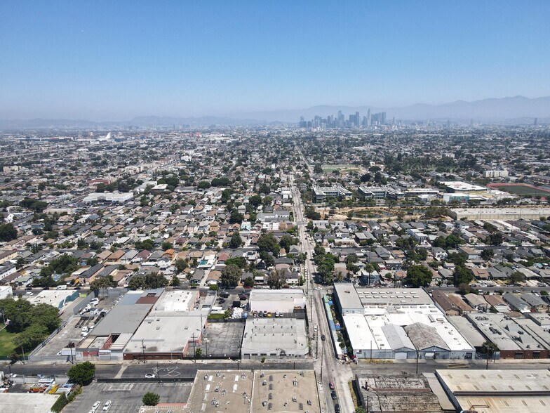 More Photos Of 5725 S San Pedro St, Los Angeles Warehouse For Sale