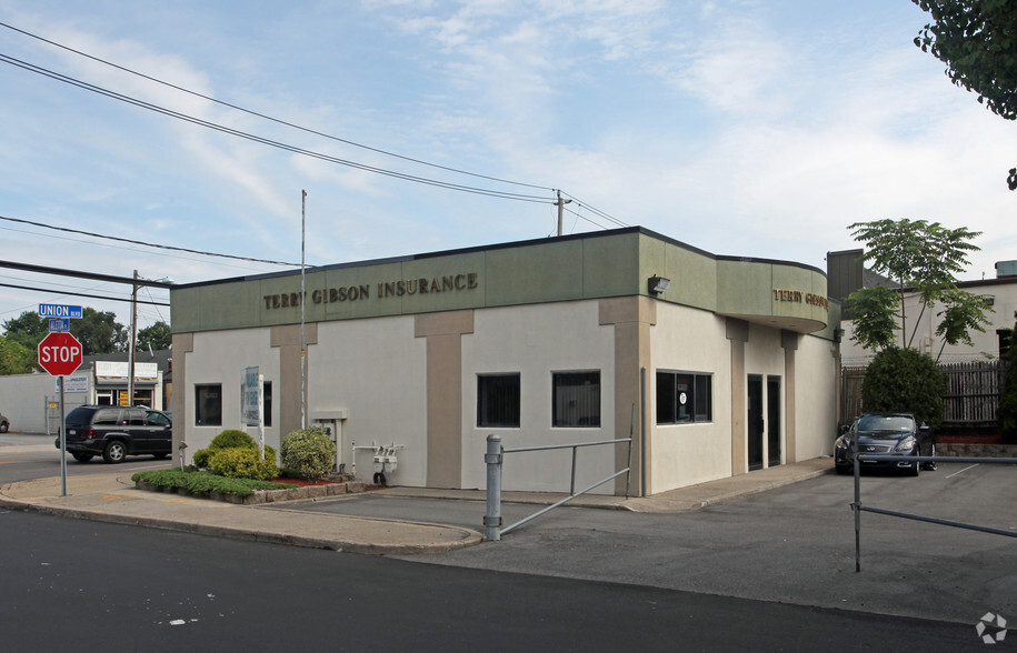 Primary Photo Of 1918 Union Blvd, Bay Shore Office For Sale