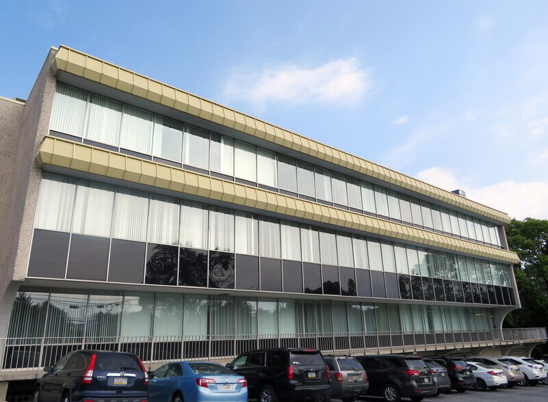 More Photos Of 355 N 21st St, Camp Hill Medical For Lease