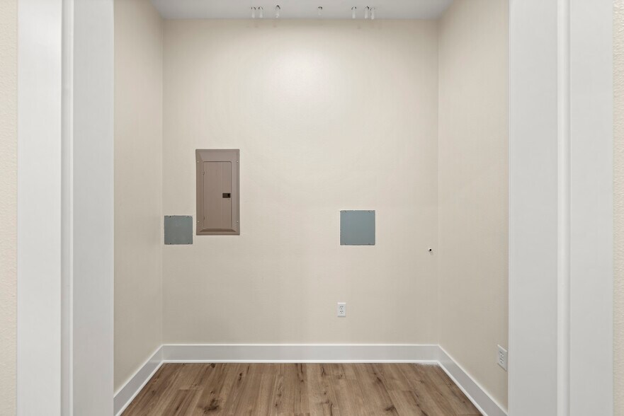 More Photos Of 1106 N University Dr, Nacogdoches Office For Lease