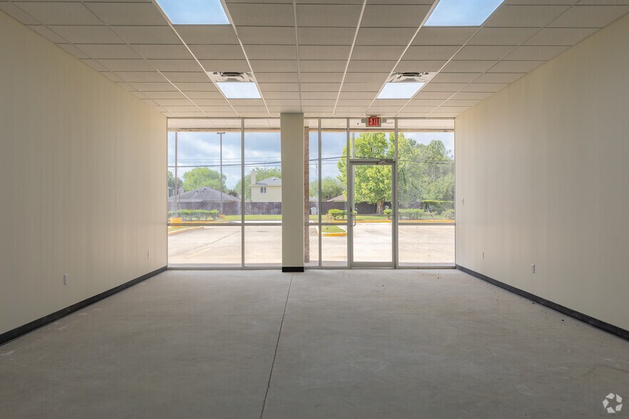 More Photos Of 10130 Grant Rd, Houston Unknown For Lease