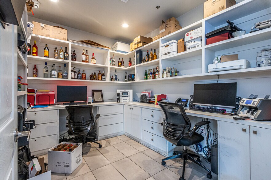 More Photos Of 1309 Junction Dr, Laredo Restaurant For Sale