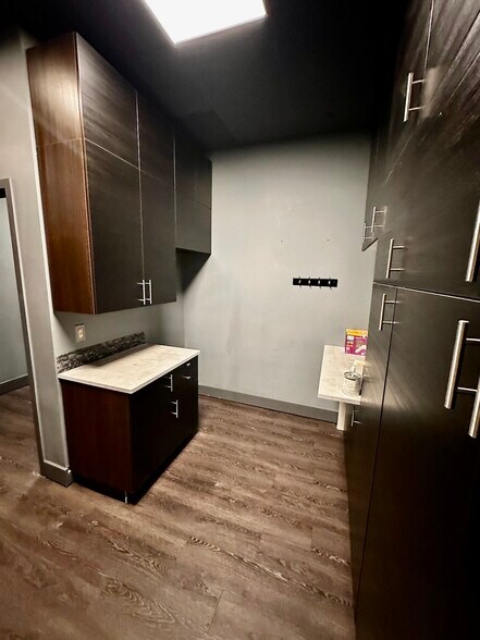 More Photos Of 13500 NE Bel Red Rd, Bellevue Freestanding For Lease