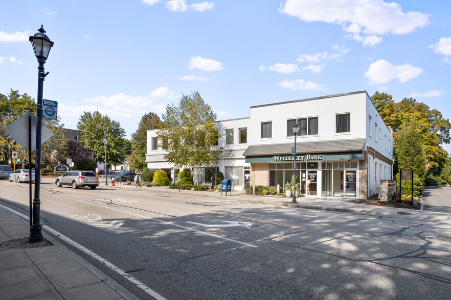 More Photos Of 29-35 Washington St, Wellesley Office For Lease