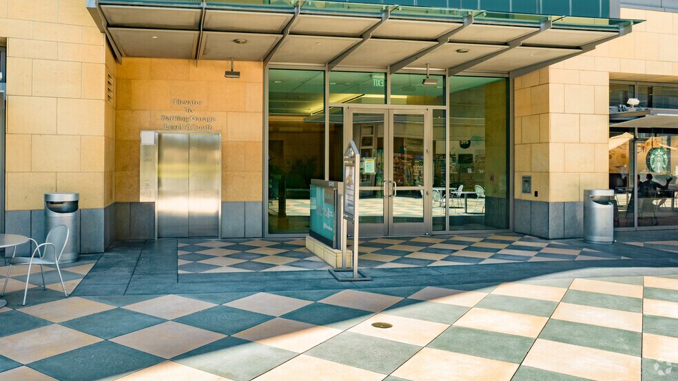 More Photos Of 15301 Ventura Blvd, Sherman Oaks Coworking Space