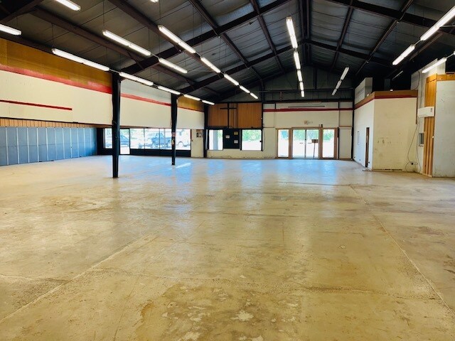 More Photos Of 1865 Main Ave N, Tillamook Storefront For Sale