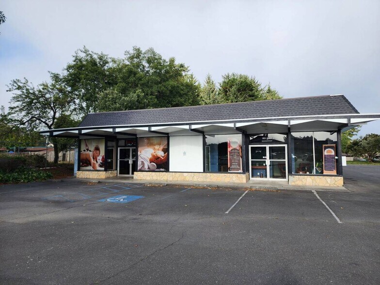 Primary Photo Of 2194 Central Ave, Mckinleyville General Retail For Sale