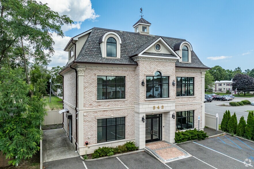 Primary Photo Of 342 Post Ave, Westbury Office For Lease