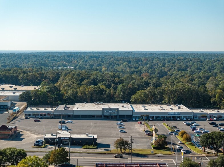 Primary Photo Of 4693 Airport Blvd, Mobile Unknown For Lease