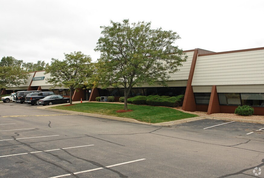 More Photos Of 1408 Northland Dr, Mendota Heights Research And Development For Lease