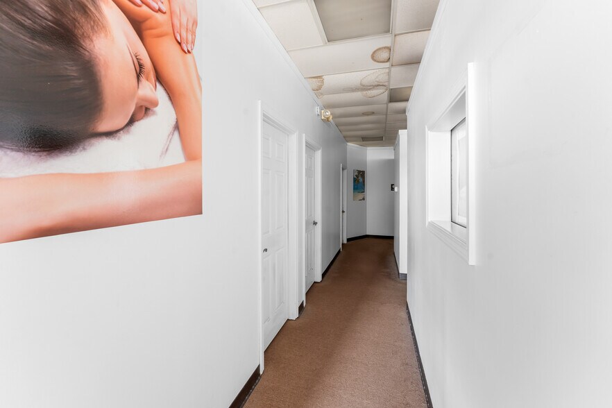 More Photos Of 1962 O'Neal Ln, Baton Rouge Freestanding For Sale