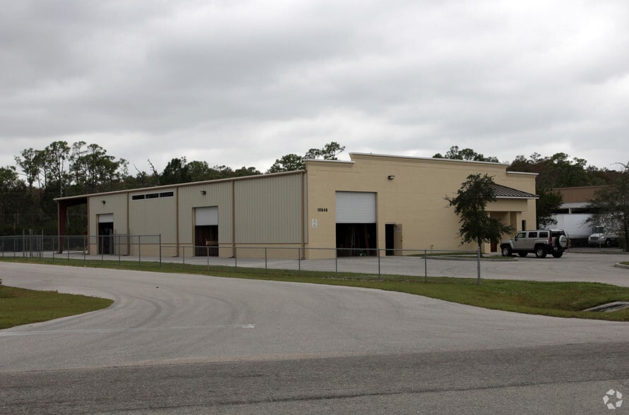 Primary Photo Of 10046 Bavaria Rd, Fort Myers Manufacturing For Sale