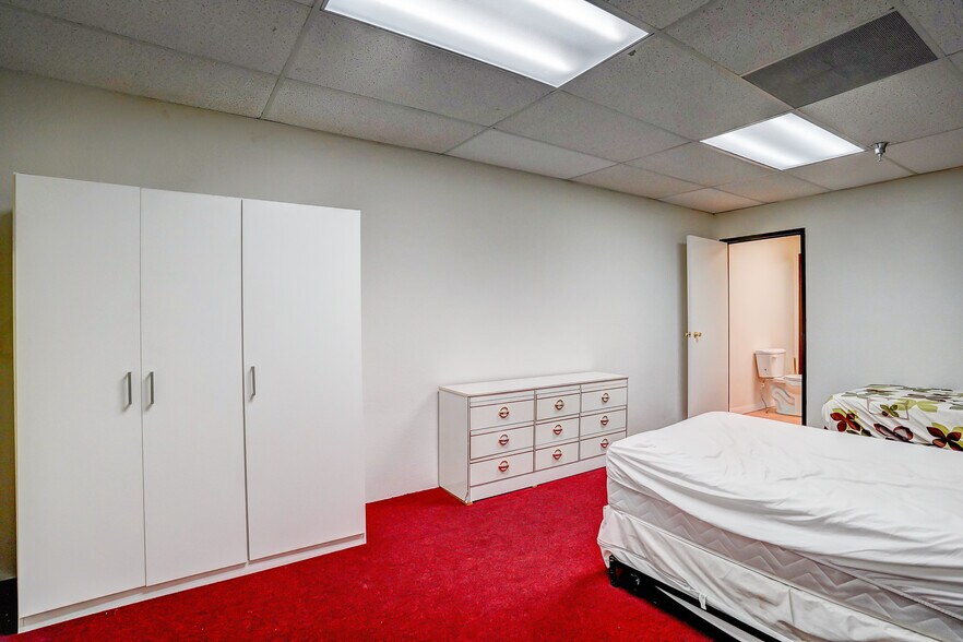 More Photos Of 950 S Central Ave, Compton Schools For Sale